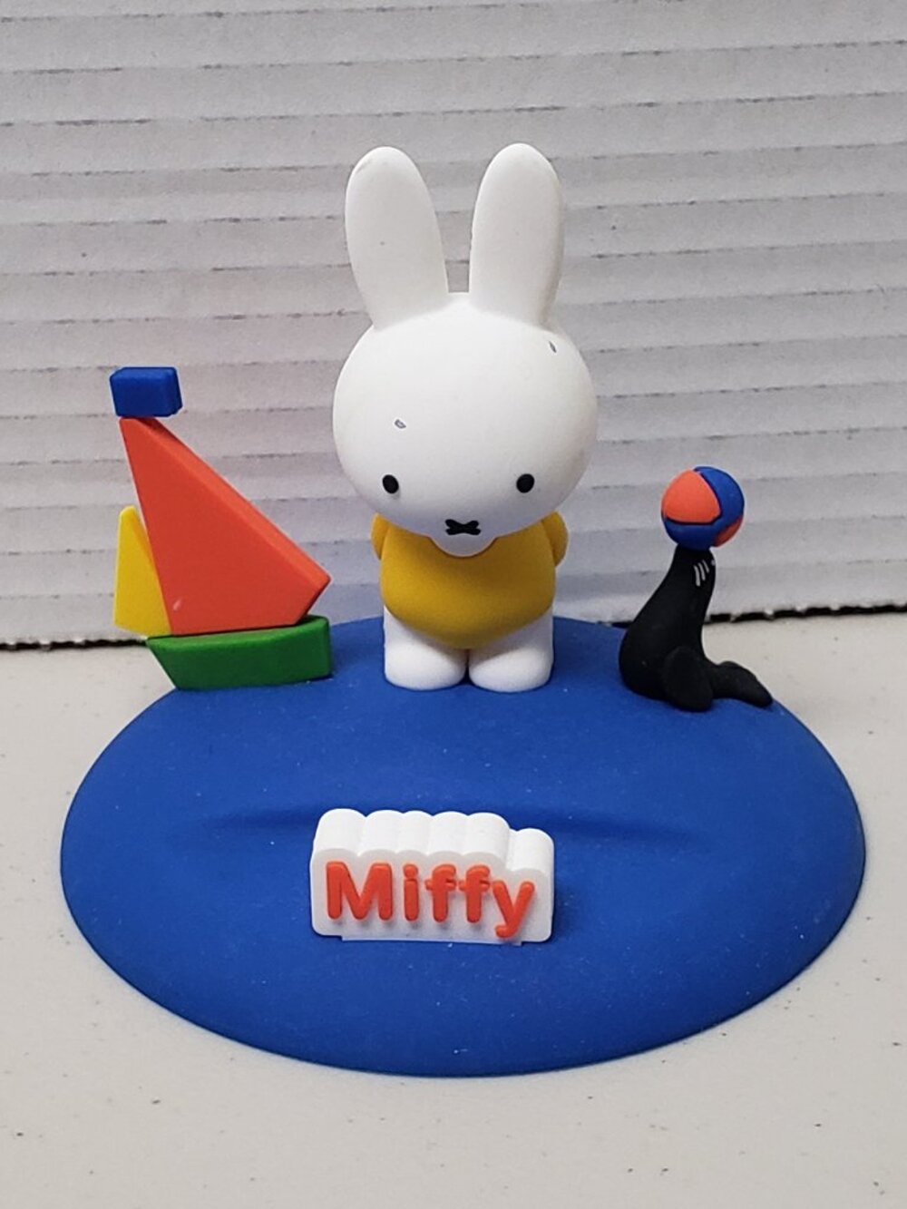 Miffy Four Season Phone Stand